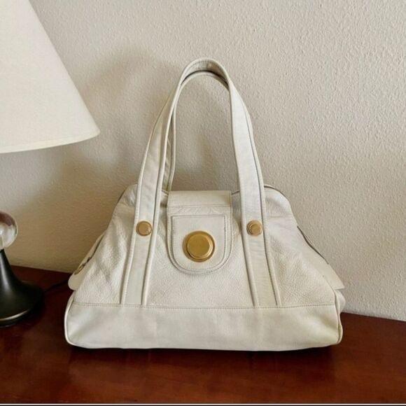 GUSSTO WHITE PEBBLED SATCHEL - Picture 3 of 10